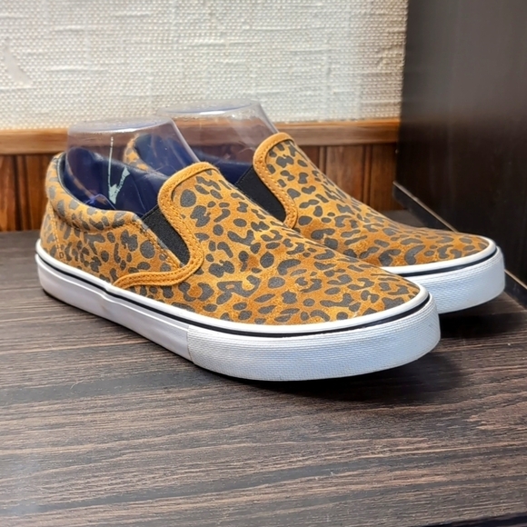 No Boundaries Orange Cheetah Print Slip On Sneaker Size 8 - Picture 1 of 5
